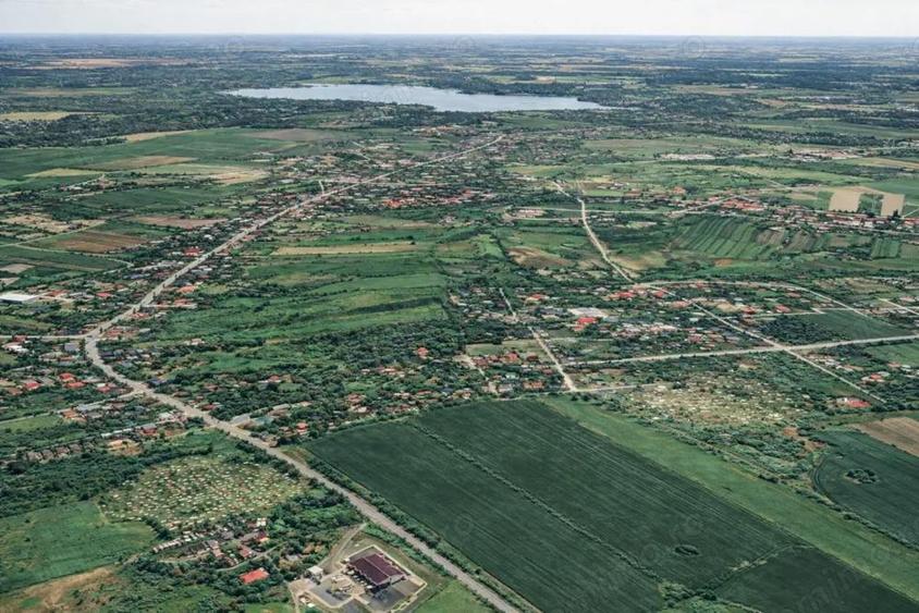 Teren de 21800 mp, în Gruiu