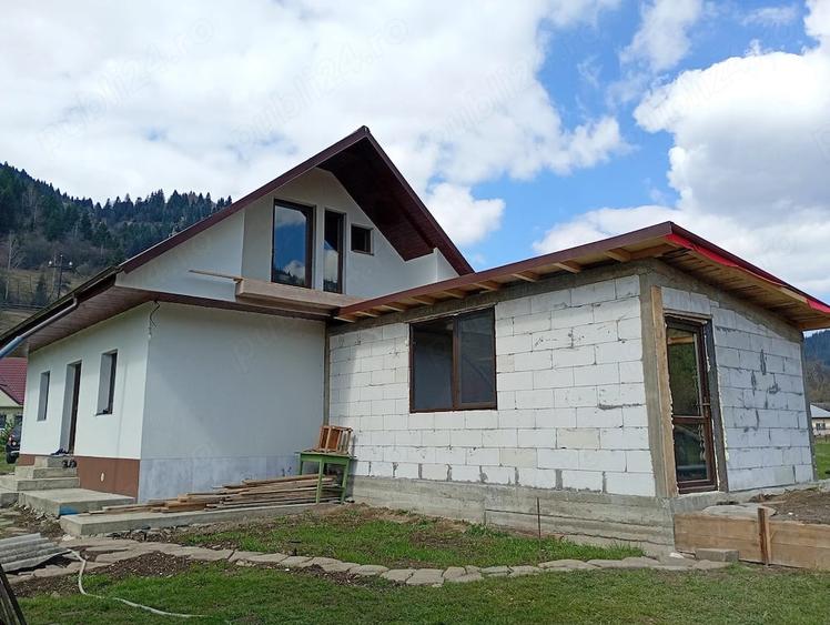 Casă cu 2 camere cu Teren 1000 Mp în Săvinești