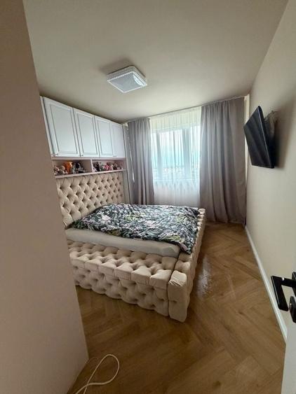 Apartament cu 3 camere decomandat în Sud