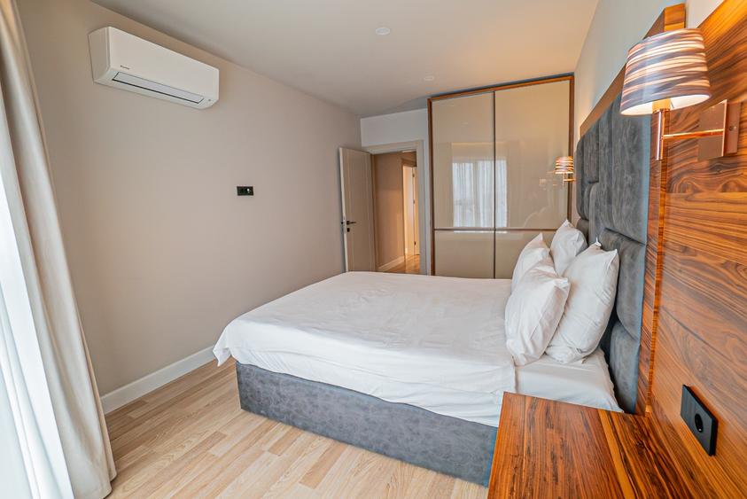 Apartament cu 3 camere, mobilat în Universitate
