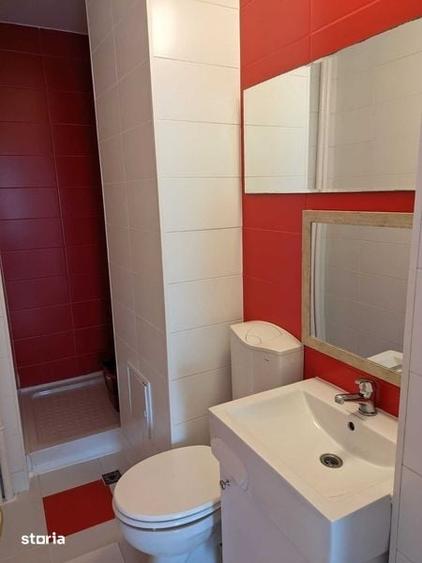 Inchiriez apartament 4 camere zona Nufarul - 2