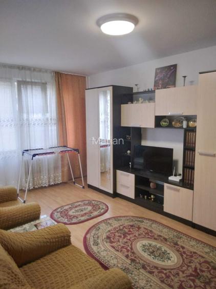 Proprietar - inchiriez apartament cu 2 camere zona Titan