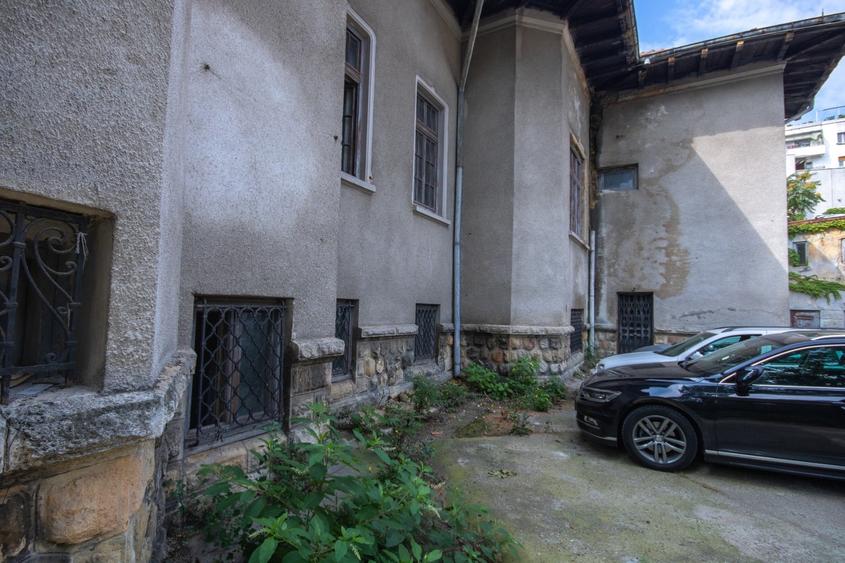 Casă cu 19 camere cu Teren 1725 Mp în Dorobanți