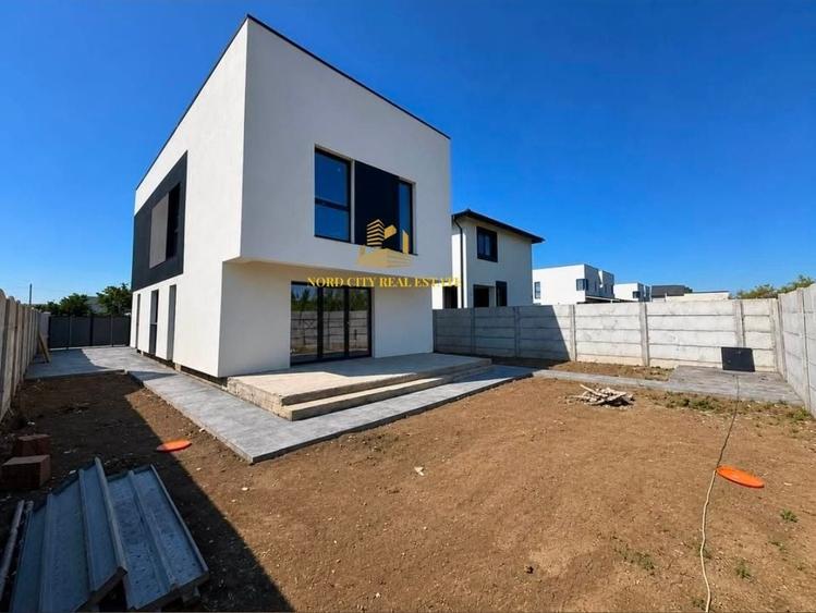 Casă individuală cu 4 camere cu Canalizare în Tunari
