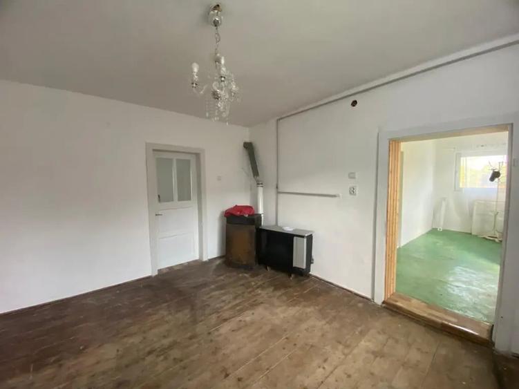 Vand casa cu teren spa?ios - 3