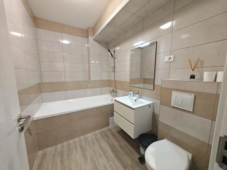 Apartament cu 2 camere, mobilat în Cristian