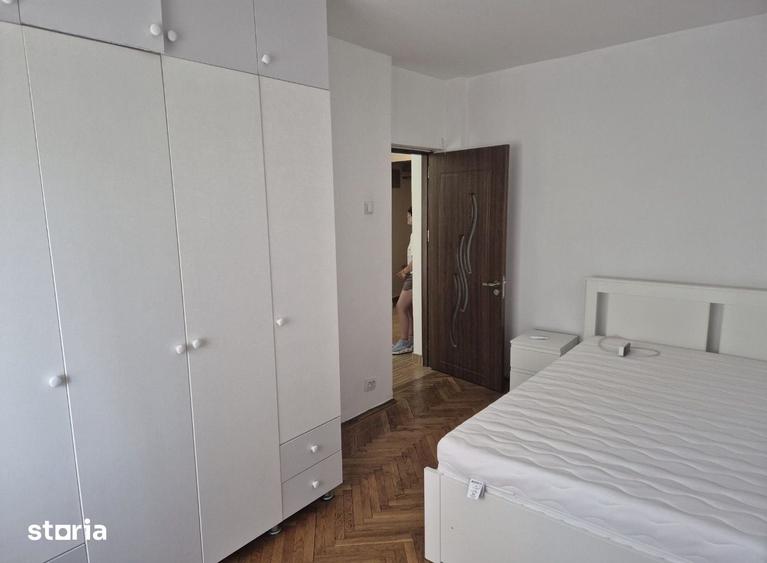 Apartament cu 3 camere decomandat în Iancului