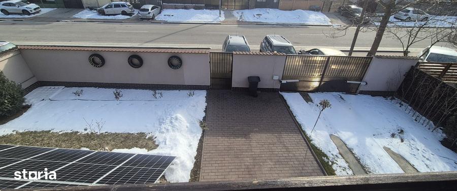Casă cu 6 camere cu Teren 2106 Mp în Piatra