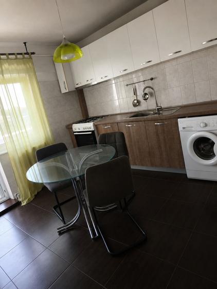 Apartament cu 2 camere semidecomandat în Tineretului