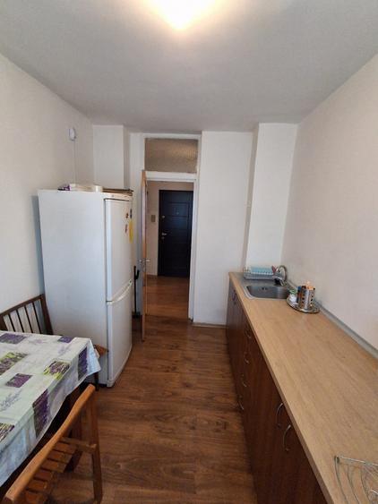 Apartament cu 3 camere semidecomandat în 13 Septembrie