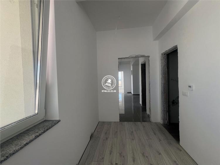 Apartament cu 4 camere decomandat în Galata