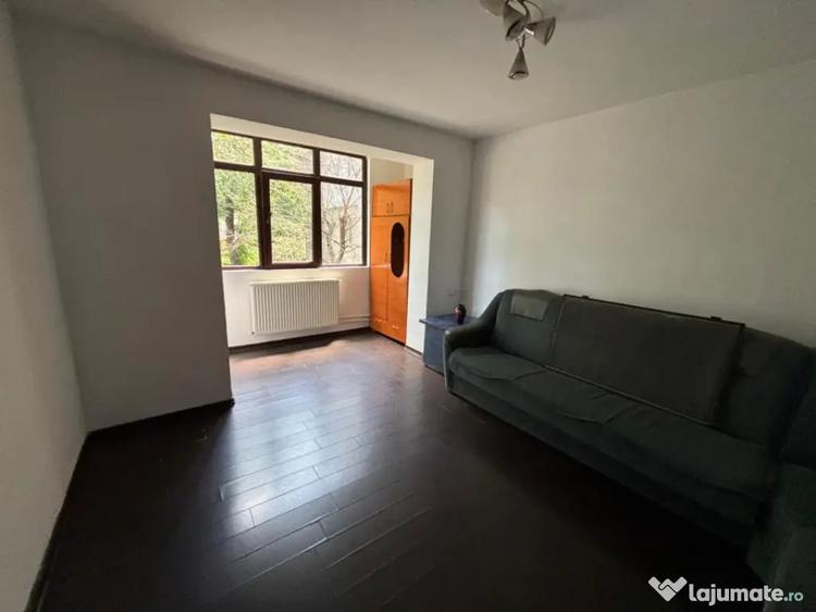 Apartament cu 2 camere decomandat în Vest