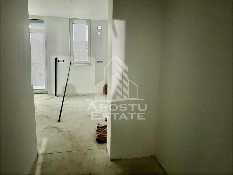 Apartament cu 2 camere semidecomandat în Aradului