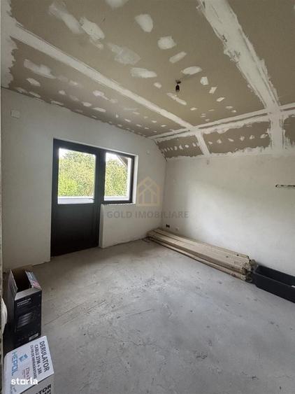 Casă cu 4 camere în Valea Borcutului