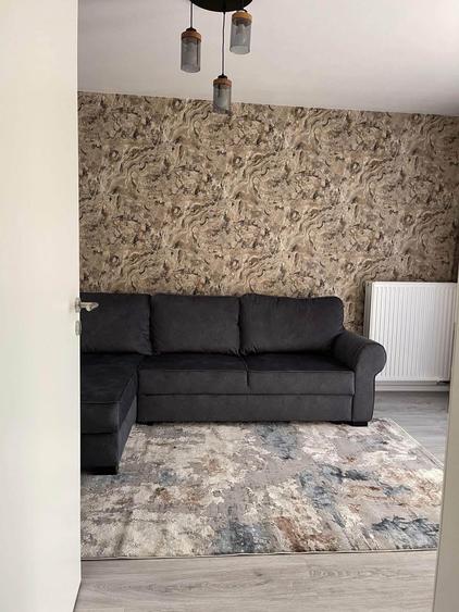 Apartament cu 2 camere decomandat, mobilat în Tractorul