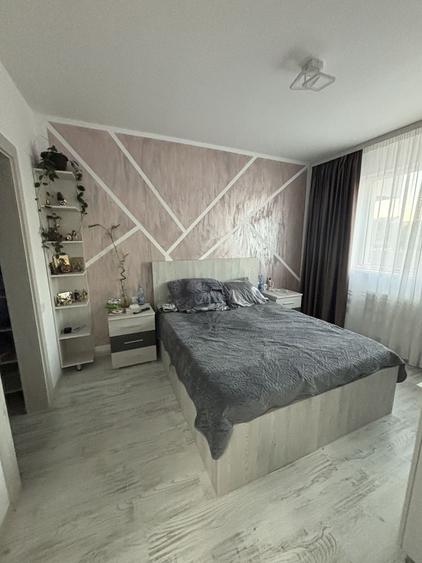 Apartament cu 2 camere decomandat în Runcu