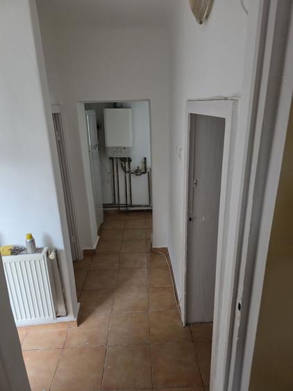 Casă cu 3 camere în Central