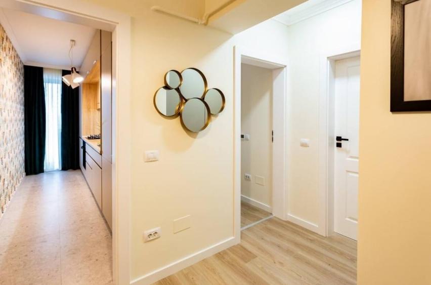 Apartament cu 2 camere decomandat, mobilat în Calea București