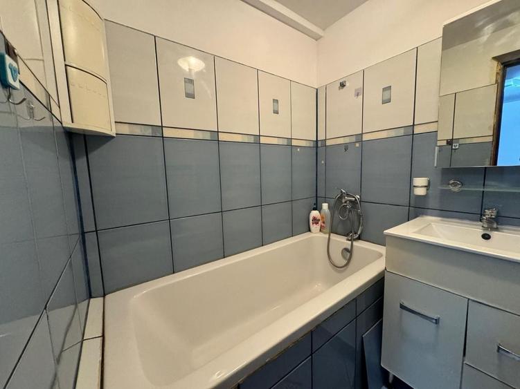 Apartament cu 2 camere semidecomandat, mobilat în Vasile Aaron