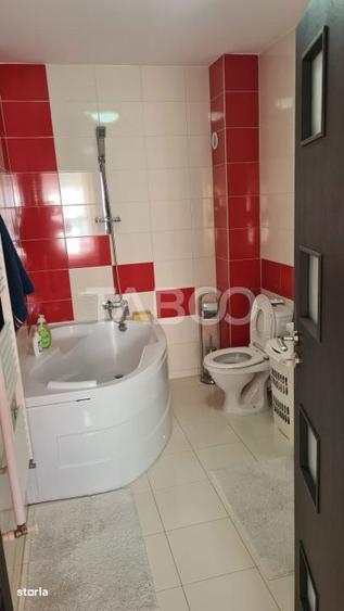 Casă cu 3 camere cu Canalizare în Central