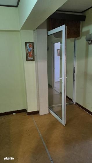 Apartament cu 3 camere în Brăilița