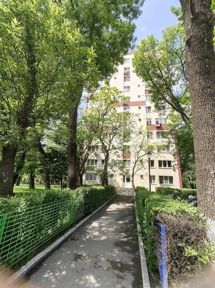 Apartament cu 2 camere decomandat în Metalurgiei