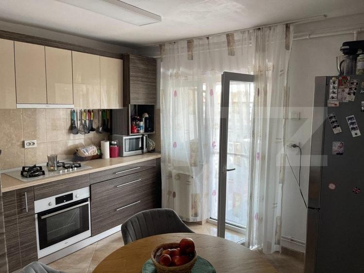 Apartament cu 3 camere semidecomandat, mobilat în Carpați 2 — fotografia 3