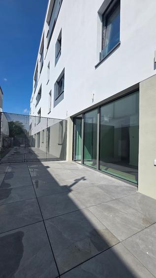 Apartament cu 4 camere decomandat în Timpuri Noi