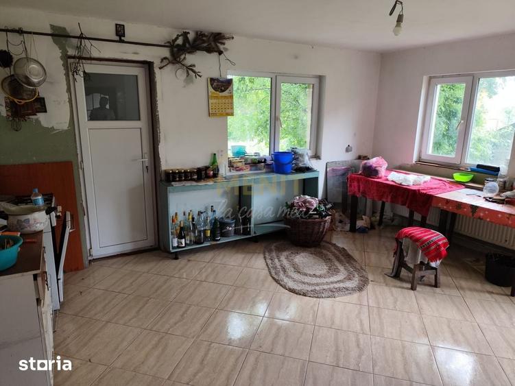 Casă cu 5 camere cu Teren 1508 Mp în Bereasca