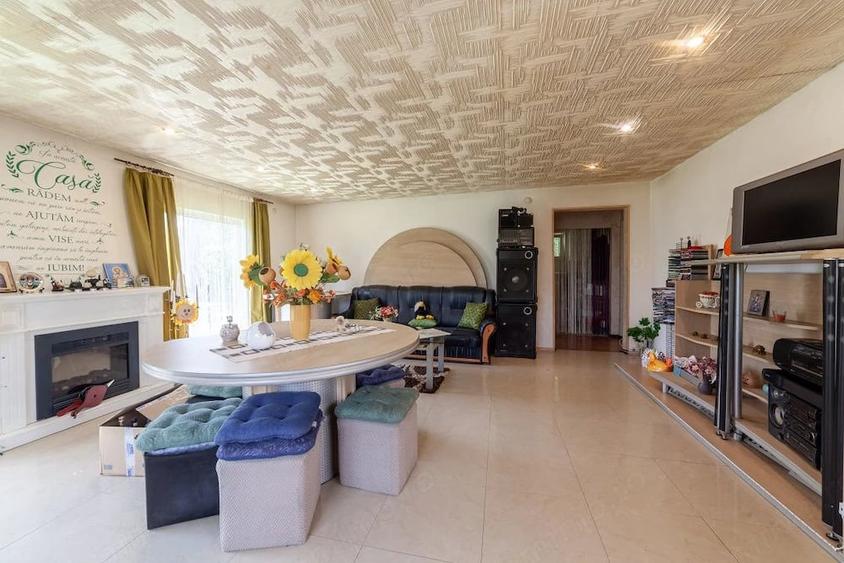 Casa de vanzare in Geamana Strada Fantanii ! - 2