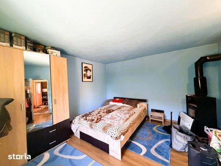Casă cu 3 camere cu Teren 2296 Mp în Osica de Sus