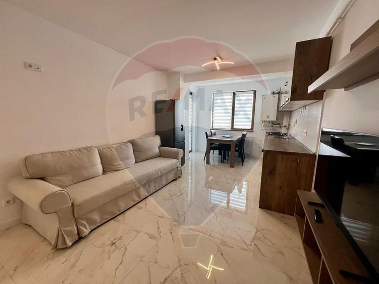 Apartament cu 3 camere de vânzare - 2