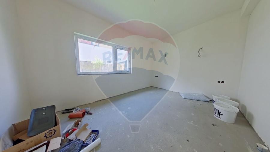 Duplex cu 5 camere cu Teren 227 Mp în Chinteni