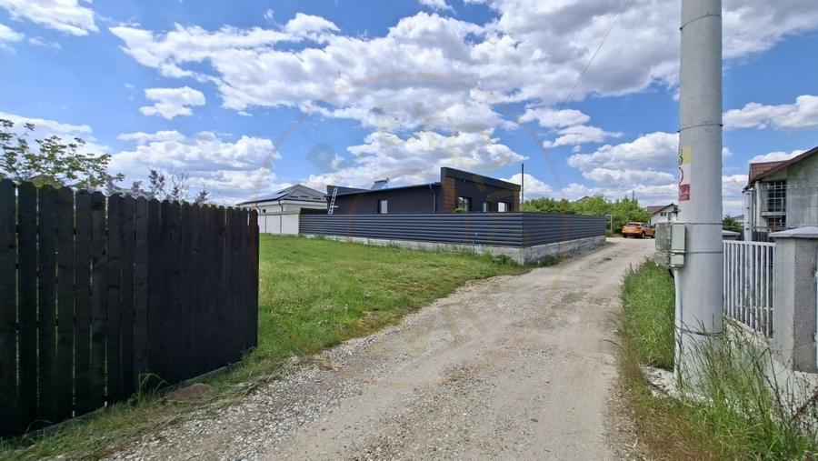 Teren Construcții intravilan de 1246 mp, în Bradu