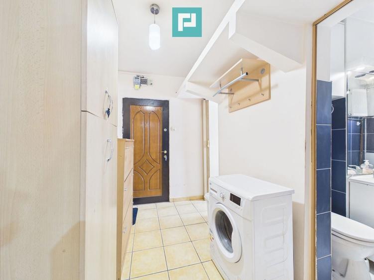 Apartament cu 3 camere semidecomandat, mobilat în Spitalul Județean