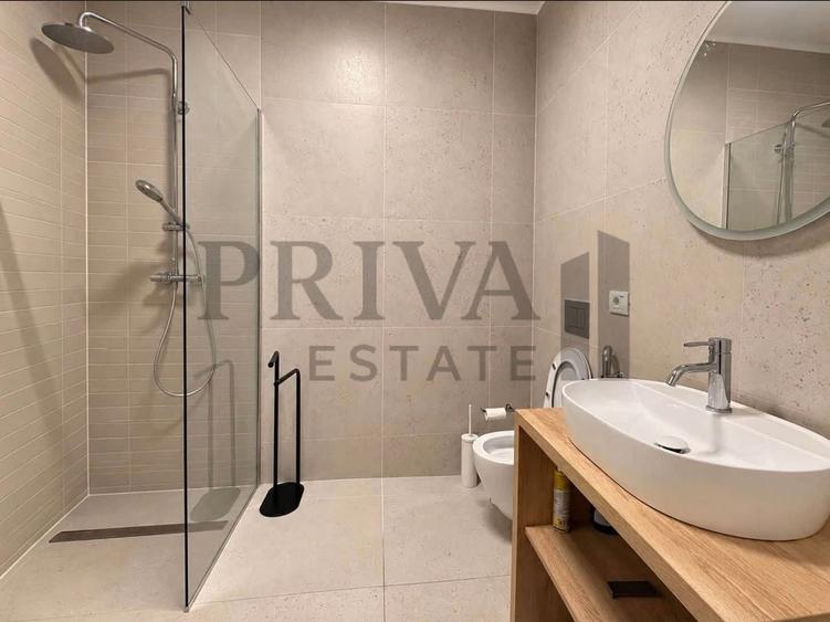 Apartament cu 3 camere, mobilat în Central