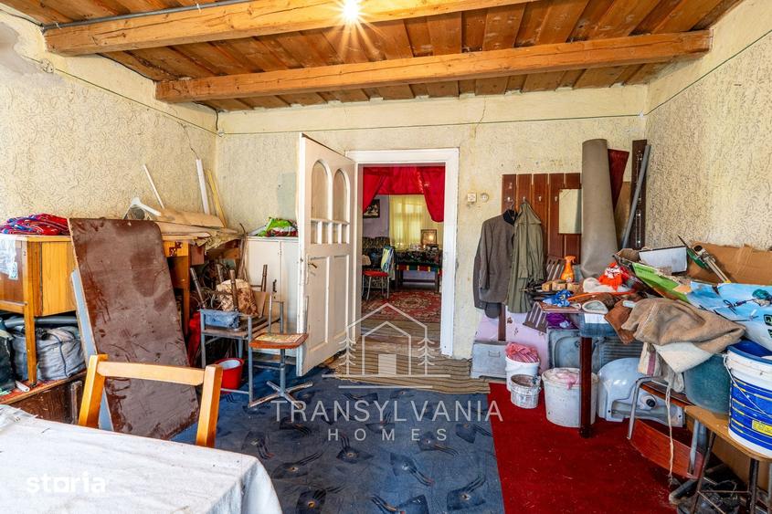 Casă cu 2 camere cu Teren 1368 Mp în Petrești