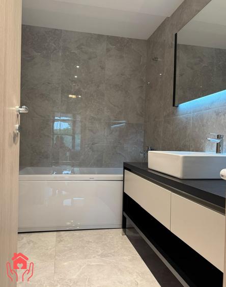 Apartament cu 3 camere semidecomandat, mobilat în P-ța Alba Iulia