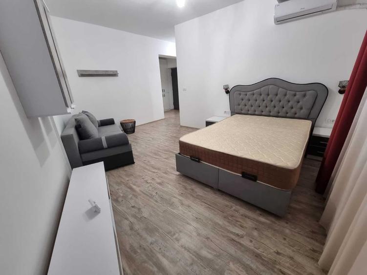 Garsonieră decomandată în Regie