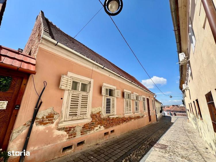 Casă cu 4 camere cu Teren 100 Mp în Central