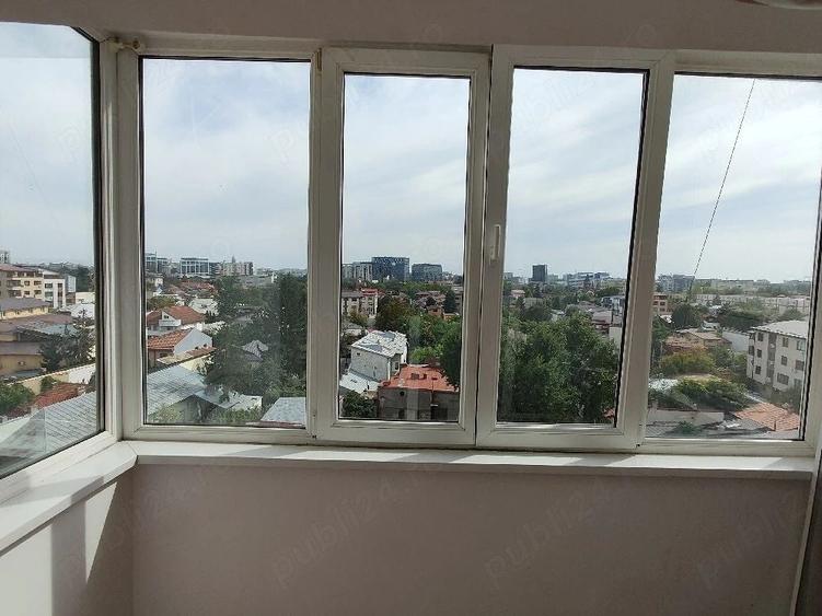 Apartament cu 3 camere decomandat în Crângași