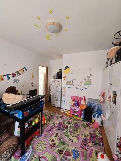 Casă individuală cu 3 camere cu Canalizare în Central