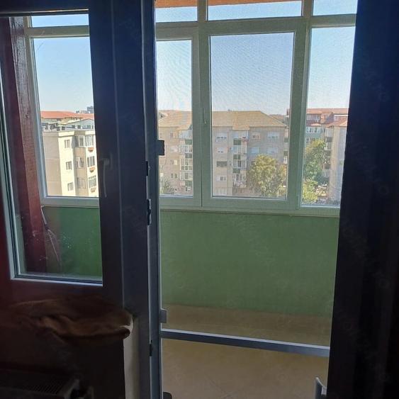 Apartament cu 3 camere decomandat în Lidia
