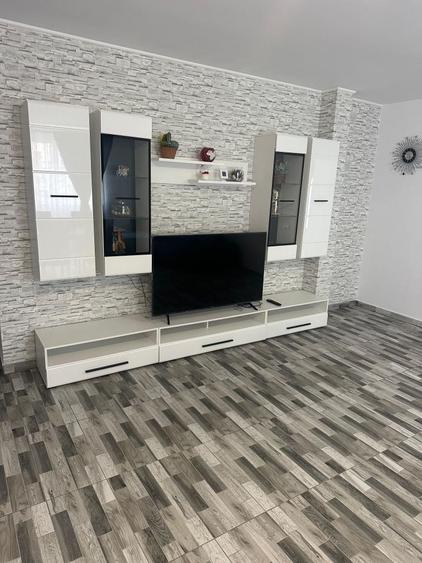Apartament cu 2 camere decomandat în Exterior Vest