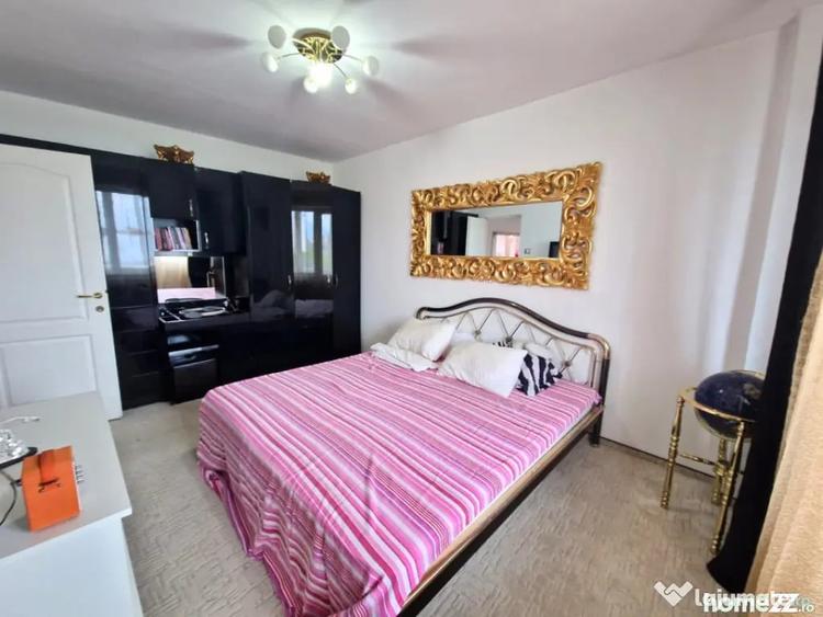 Apartament cu 4 camere decomandat în Central