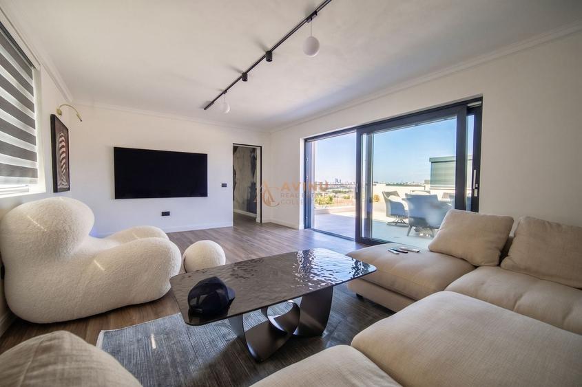 Apartament cu 5 camere în Sud-Vest
