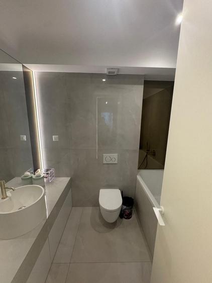 Apartament cu 3 camere decomandat, mobilat în Pipera