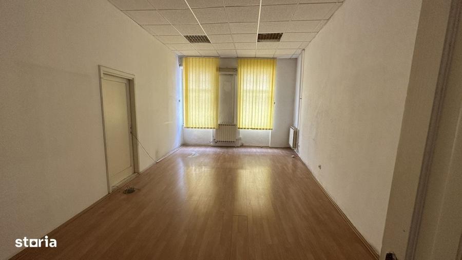 Apartament cu 4 camere în Central