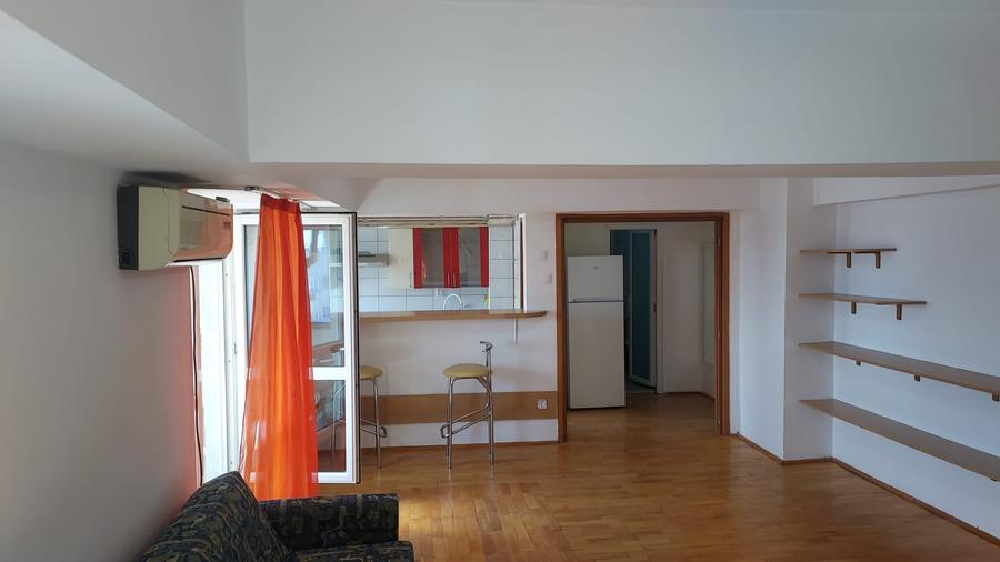 Bd Unirii Rond Alba Iulia - garsoniera 46 mp, centrala proprie - 4