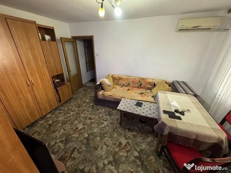 Apartament cu 2 camere semidecomandat în Km 4